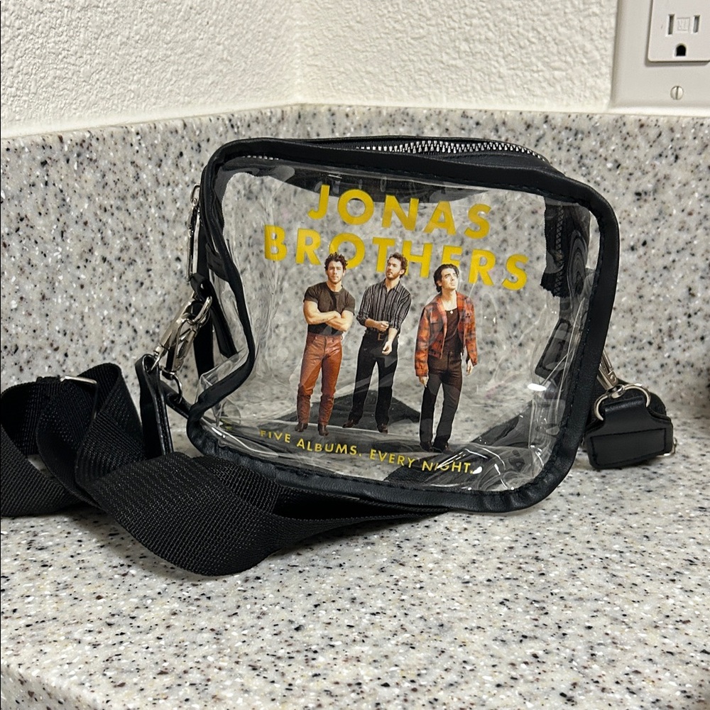Jonas brothers VIP 2023/2024 clear crossbody bag - concert bag - zipper